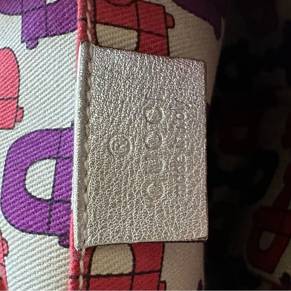 Gucci Silver Monogram Shoulder Bag - Picture 3 of 10